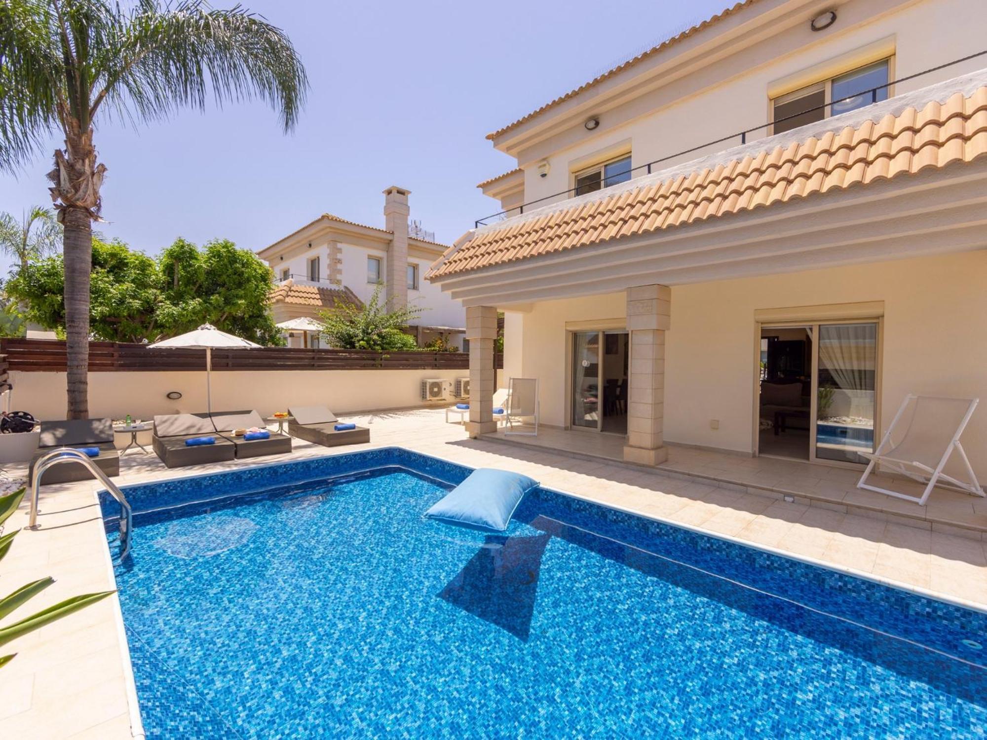 Villa Malama Paralimni Exterior photo